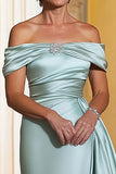 Fourreau en satin menthe hors de l’épaule froncé longue mère de la robe de mariée