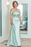 Satin menthe fourreau hors de l’épaule froncé longue mère de la robe de mariée