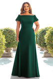 Robe de mère de la mariée en satin vert foncé à épaules dénudées