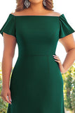 Robe de mère de la mariée en satin vert foncé à épaules dénudées