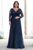 Robe mère de la mariée en dentelle à col en V bleu marine à manches longues