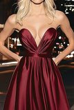 Robe longue de bal trapèze sans bretelles en satin bordeaux