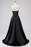 Robe de bal longue en satin A-ligne noir avec appliques de dentelle