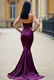 Robe de bal longue en satin à bretelles spaghetti prune moulante