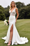 Délicate dentelle sirène ivoire col V robe de mariée avec fente