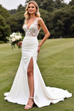 Délicate dentelle sirène ivoire col V robe de mariée avec fente