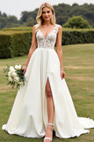 Robe de mariée ivoire en dentelle trapèze col V avec fente