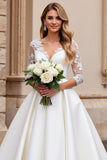A Line Manches Longues lvory Applique Robe de mariée