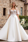 lvory A Ligne Demi-Manches Applique Robe de Mariée Longue