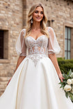 lvory A Ligne Demi-Manches Applique Robe de Mariée Longue