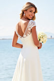 Robe de mariée longue en satin lacée gaine blanche