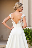 Robe de mariée longue en satin ivoire à col en V avec dentelle