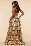 Robe de bal sans bretelles dorée à volants froncés avec fente