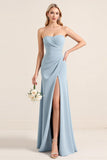Robe de demoiselle d’honneur sans bretelles bleu poudré en satin extensible avec fente