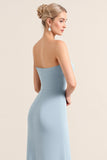 Robe de demoiselle d’honneur sans bretelles bleu poudré en satin extensible avec fente