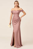 Dusty Rose Satin mat épaule dénudée Robe de demoiselle d’honneur froncée