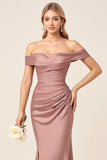Dusty Rose Satin mat épaule dénudée Robe de demoiselle d’honneur froncée