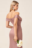 Dusty Rose Satin mat épaule dénudée Robe de demoiselle d’honneur froncée