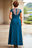 Bleu encre gaine à volants Cap manches longue mère de la mariée robe avec dentelle