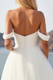 Robe de mariée en tulle crêpe une ligne ivoire à épaules dénudées