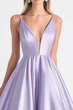 Robe de bal longue en satin à bretelles spaghetti lilas