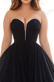 A Line Robe longue de bal noire sans bretelles plissée et tulle