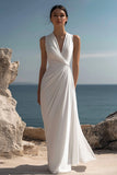 Robe longue formelle froncée blanche à col en V