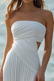 Robe de plage plissée blanche sans bretelles avec fente