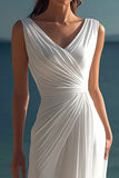 Élégante robe de plage en mousseline de soie blanche froncée à col en V