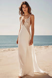 Robe blanche à bretelles spaghetti fourreau satin dentelle