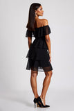 Robe formelle courte en mousseline de soie noire à épaules dénudées