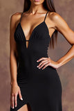 Robe longue formelle en satin à bretelles spaghetti noires avec fente