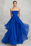 Robe formelle plissée sans bretelles en mousseline de soie à volants bleu royal