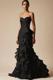 Robe formelle bustier sirène noire à volants