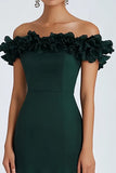 Robe formelle froncée à volants à épaules dénudées vert foncé