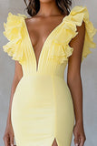 Robe formelle sirène jaune à volants à col en V avec fente