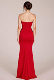 Robe longue formelle sirène froncée sans bretelles rouge avec fente