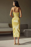 Robe longue formelle jaune scintillante sans bretelles à sequins
