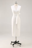 Robe blanche à col en V avec ceinture