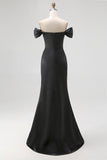 Robe de gala sirène en satin noir à épaules dénudées avec fente