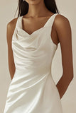Robe blanche en satin moulant
