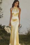 Robe de demoiselle d’honneur en satin sirène licol jaune clair