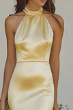 Robe de demoiselle d’honneur en satin sirène licol jaune clair