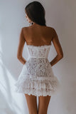 Robe courte de graduation blanche en dentelle bustier