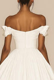 Robe blanche en satin à volants blanc A Line Off Shoulder