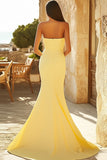 Sirène Robe de Bal Sans Bretelles En Satin Jaune Avec Fente
