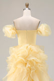 Robe de bal sirène jaune en satin à épaule dénudée et volants