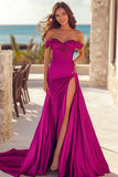 Robe de bal froncée à épaules dénudées fuchsia