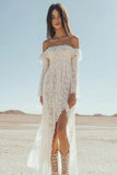Épaule dénudée fourreau en dentelle blanche Boho robe de mariée avec fente