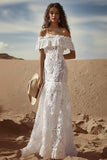 Robe de graduation boho fourreau blanc en dentelle dénudée